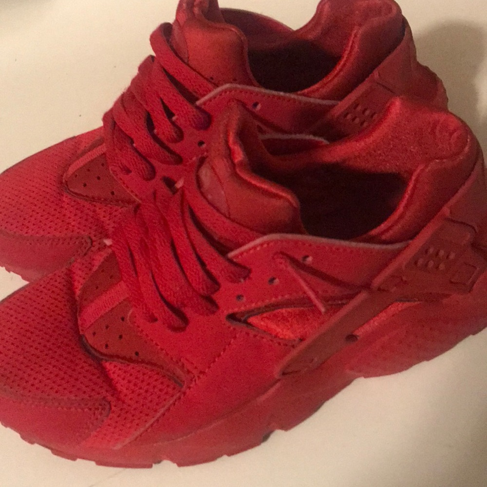 Red Huraches